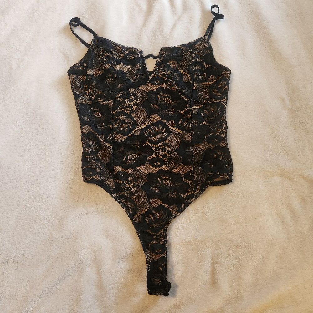 Lulus Flirty Touch Black Lace-Up Lace Bodysuit - NWT - Size Medium